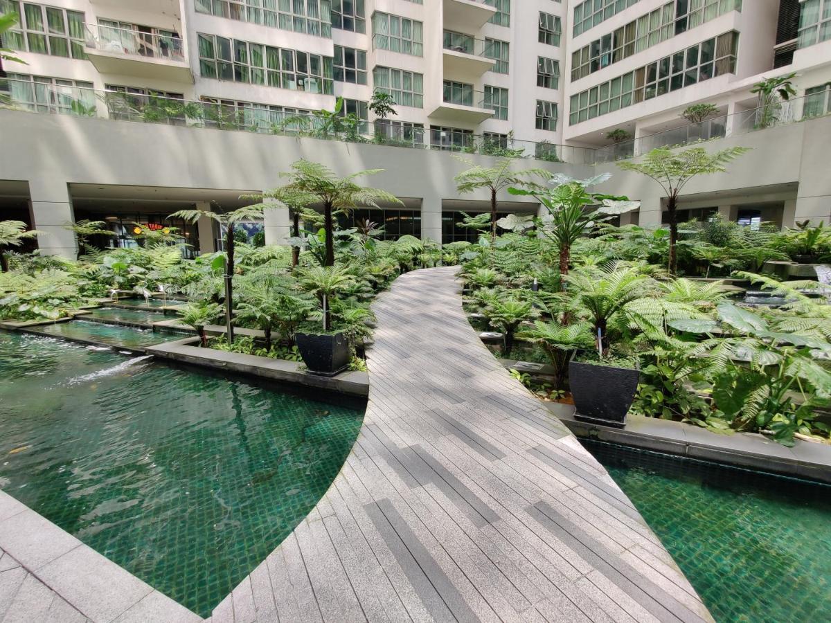 Starsbed Klcc Skyview Roof Pool Hostel กัวลาลัมเปอร์ ภายนอก รูปภาพ